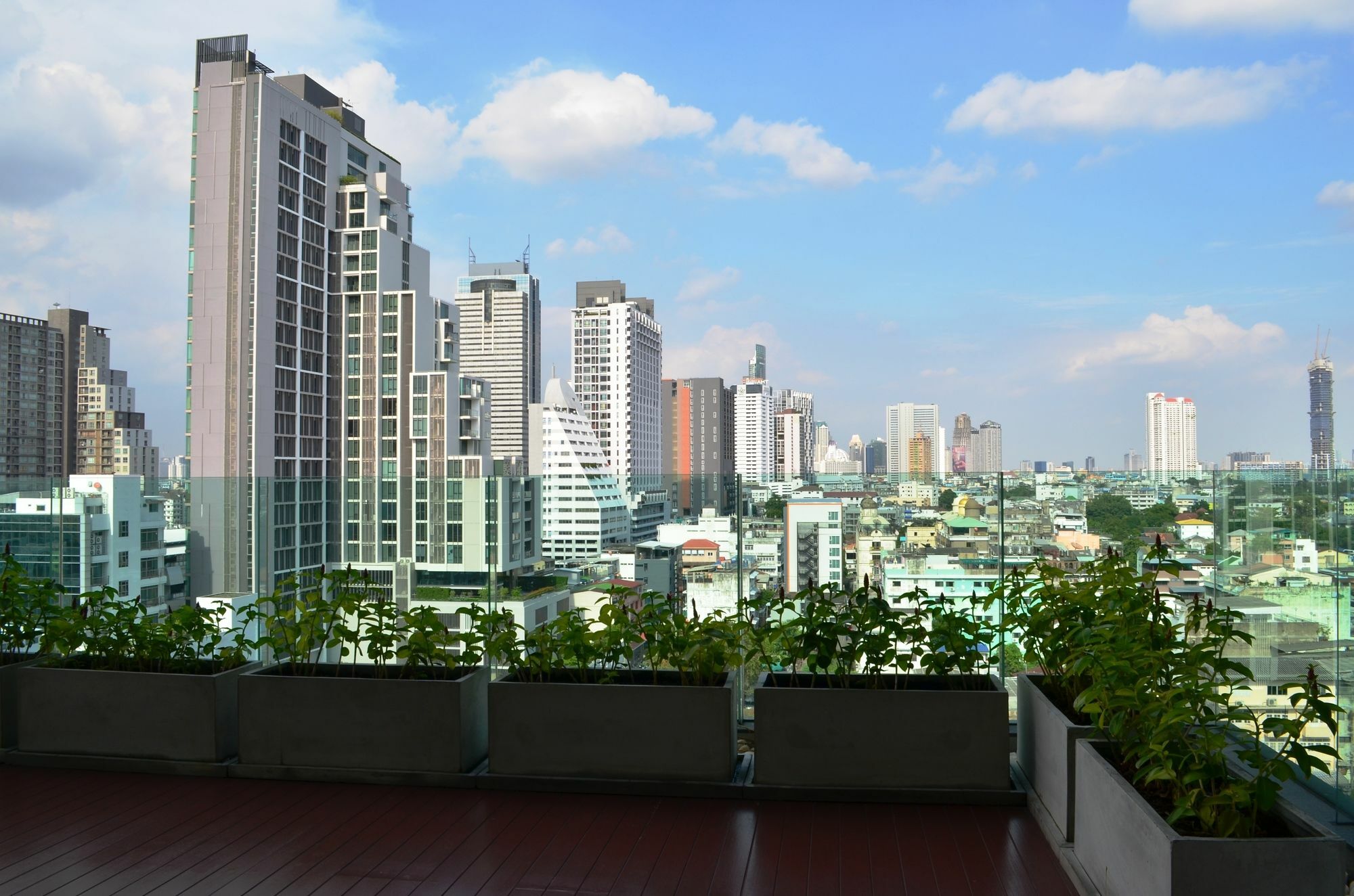 Wooden Suites Bangkok Exterior foto